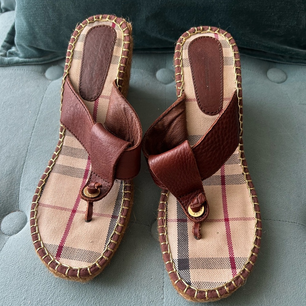 Burberry brown espadrille wedge. Size 40.